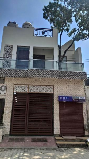 Ira Homestay Mathura - Divine Spiritual Stay